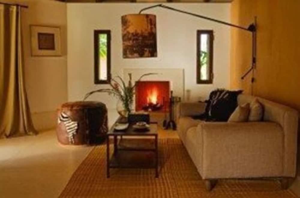 Hotel Les Cinq Djellabas Douar Caid Layadi ภายนอก รูปภาพ